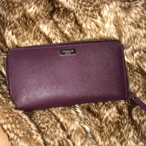 kate spade Handbags - Kate spade burgundy wallet